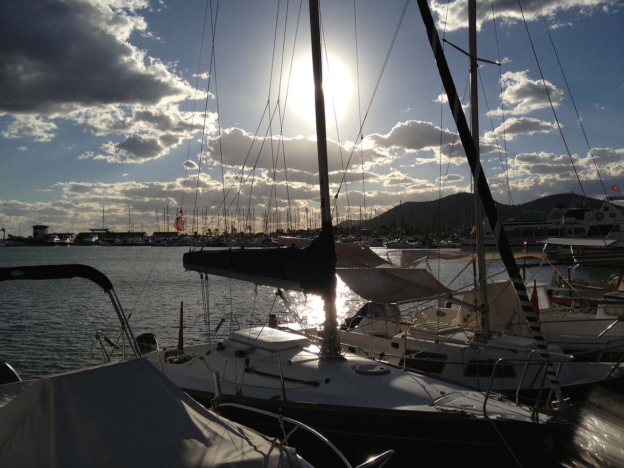 alcudia harbor twilight sailing boats free photo