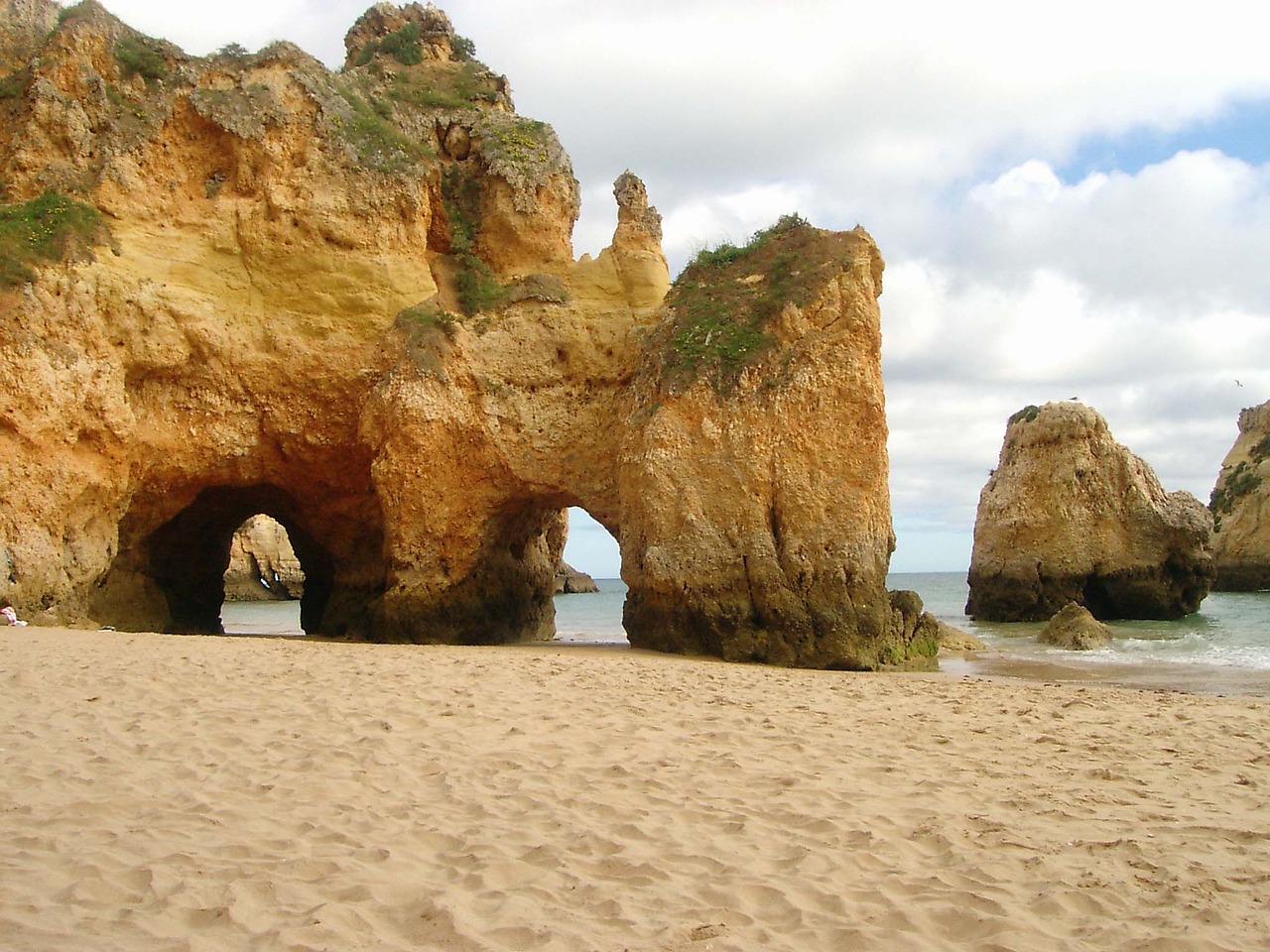 algarve tresirmaos cliffs free photo