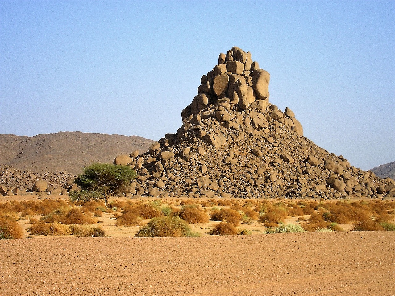 algeria desert cairn free photo