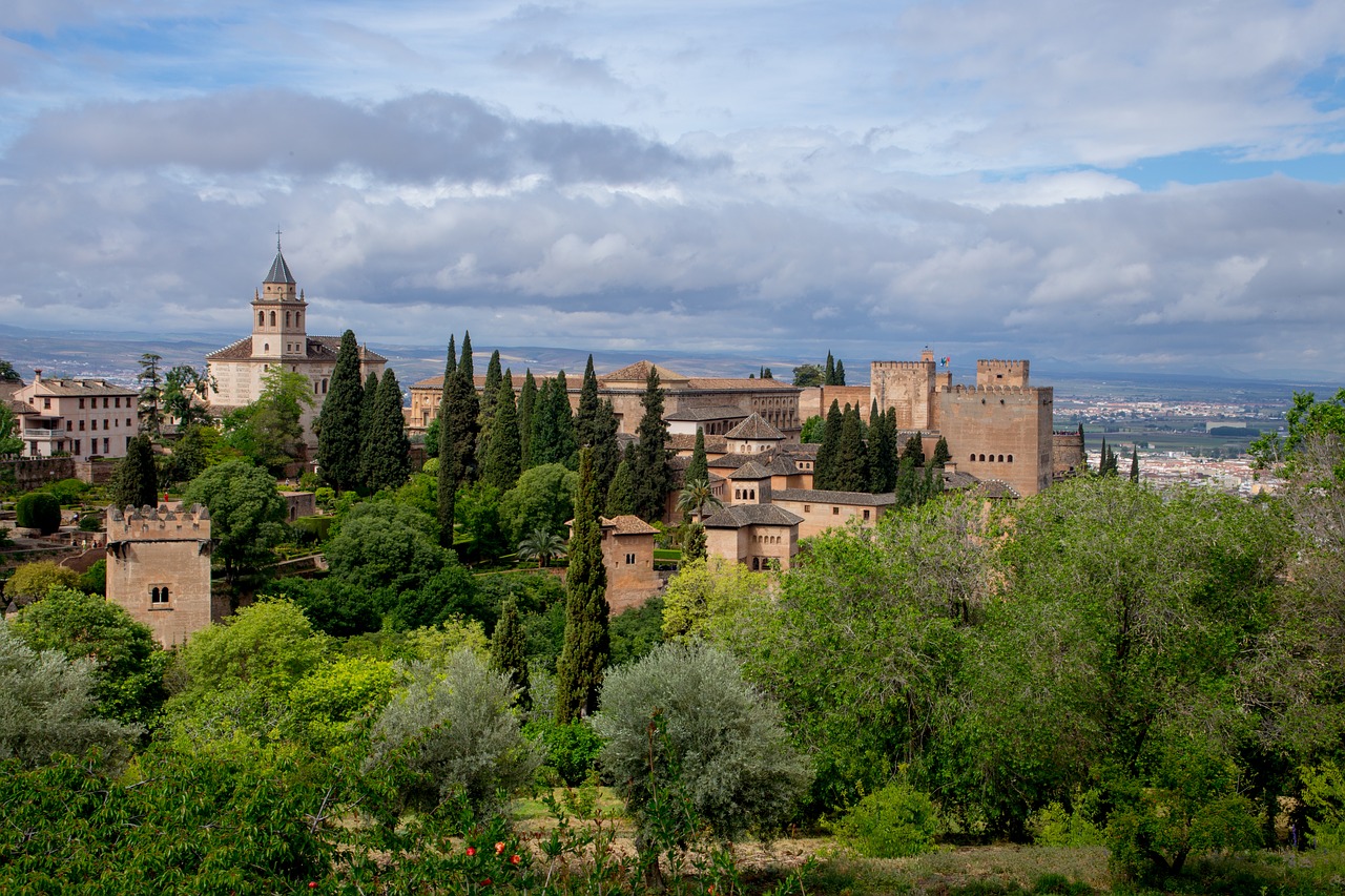 alhambra granada the alhambra free photo