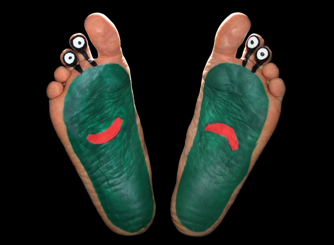 alien feet foot free photo