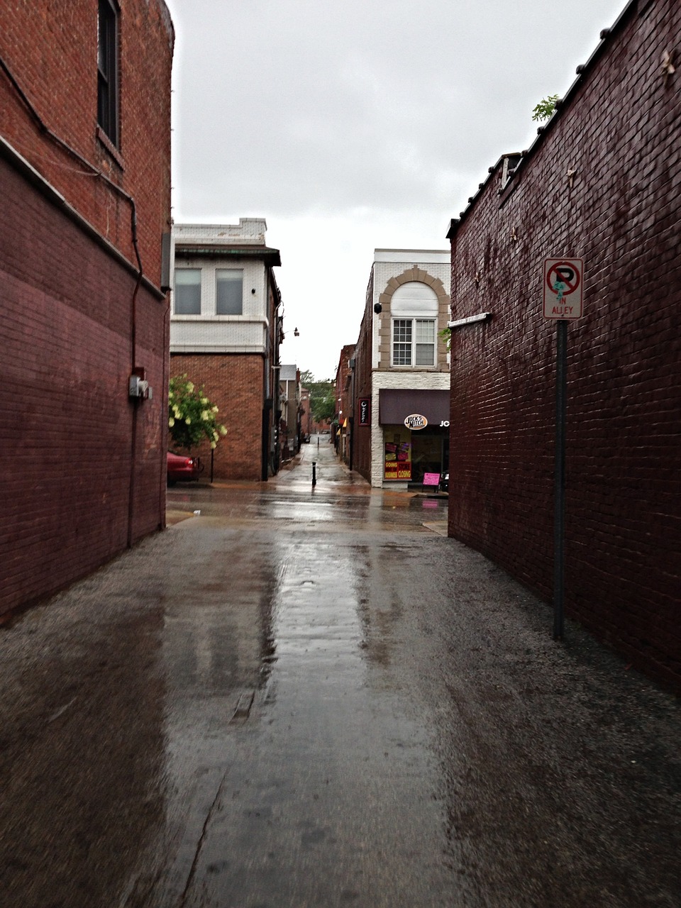 alley rainy day street free photo