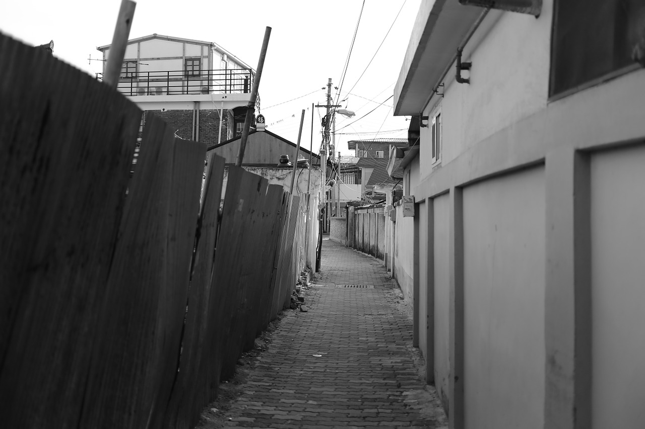 alley jeonju republic of korea free photo