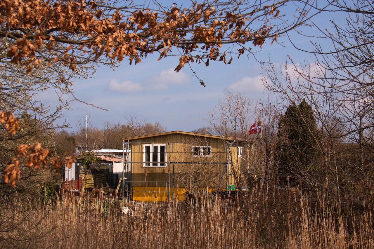 allotment house hut free photo