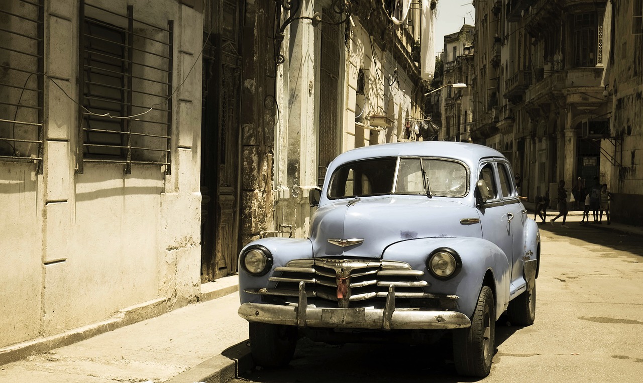 almendrón  cuba  car free photo