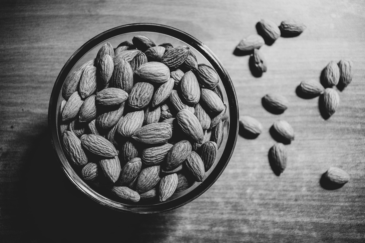 almond  dry fruits  health free photo