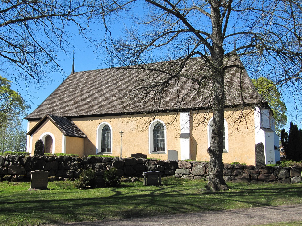 almunge church sweden free photo