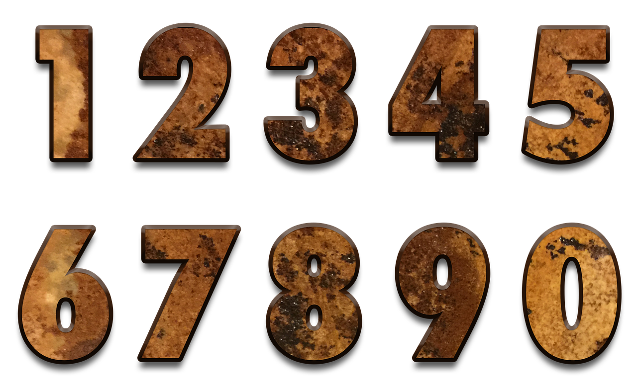 Первые два. Цифры. Цифры на коричневом фоне. Цифры 1941-1945. Цифры 1 2 3 4 5.