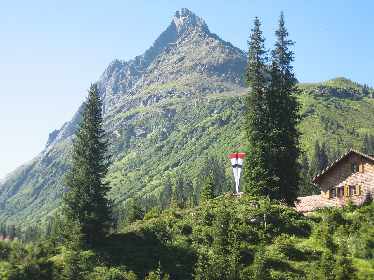alpine mountain home free photo