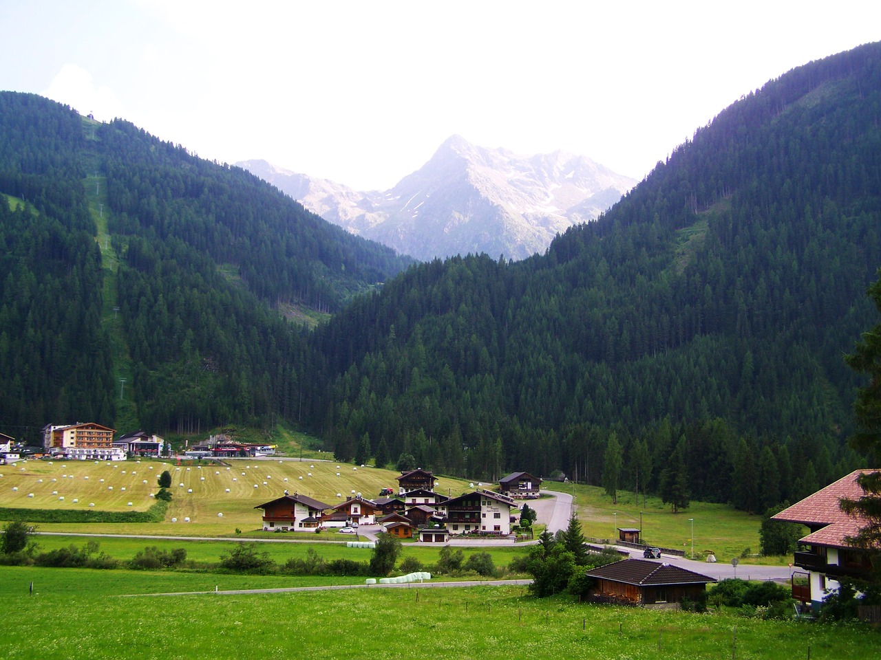 alpine village alpine scenery alps free photo