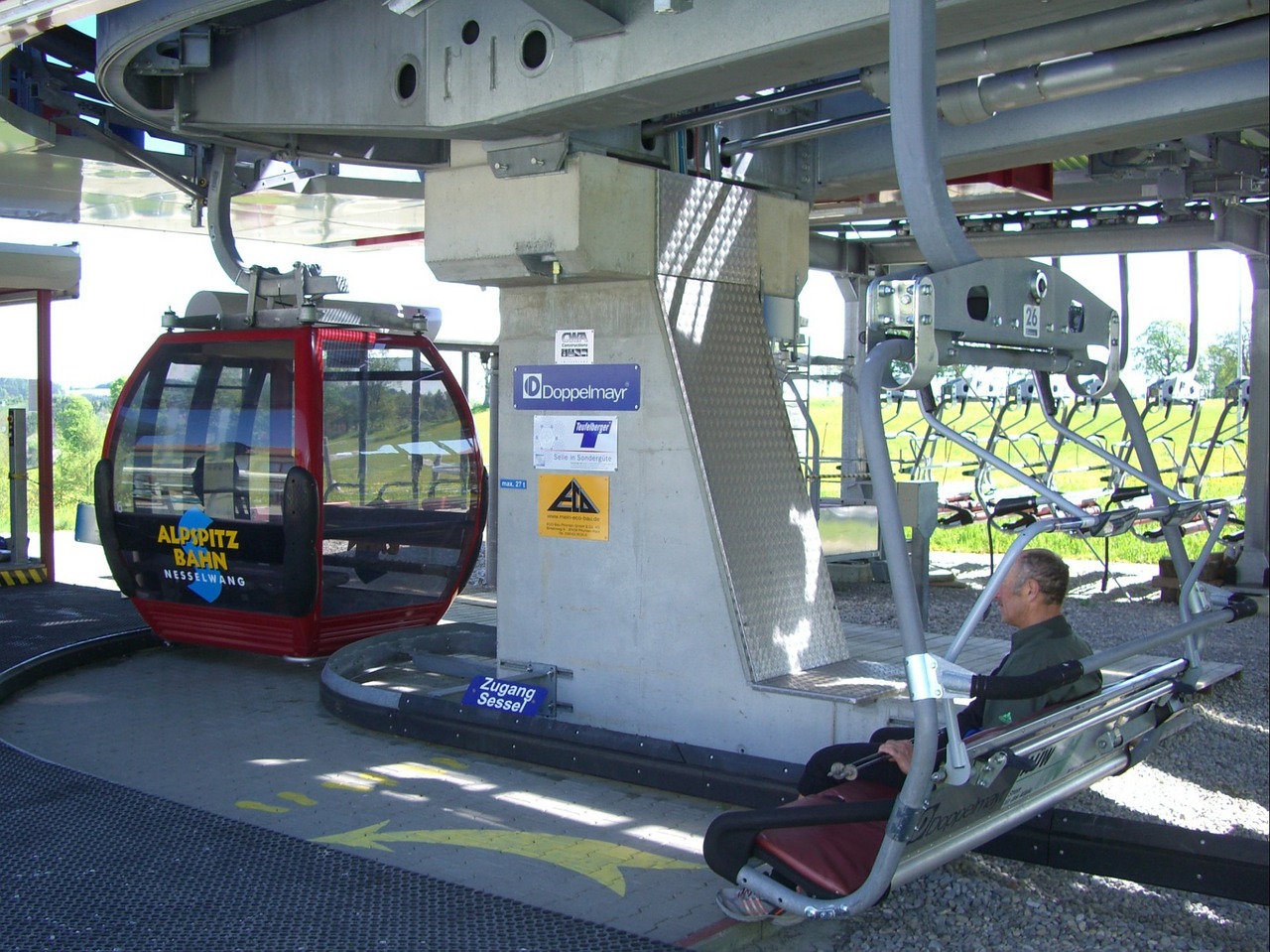 alpspitzbahn bottom station combining ground free photo