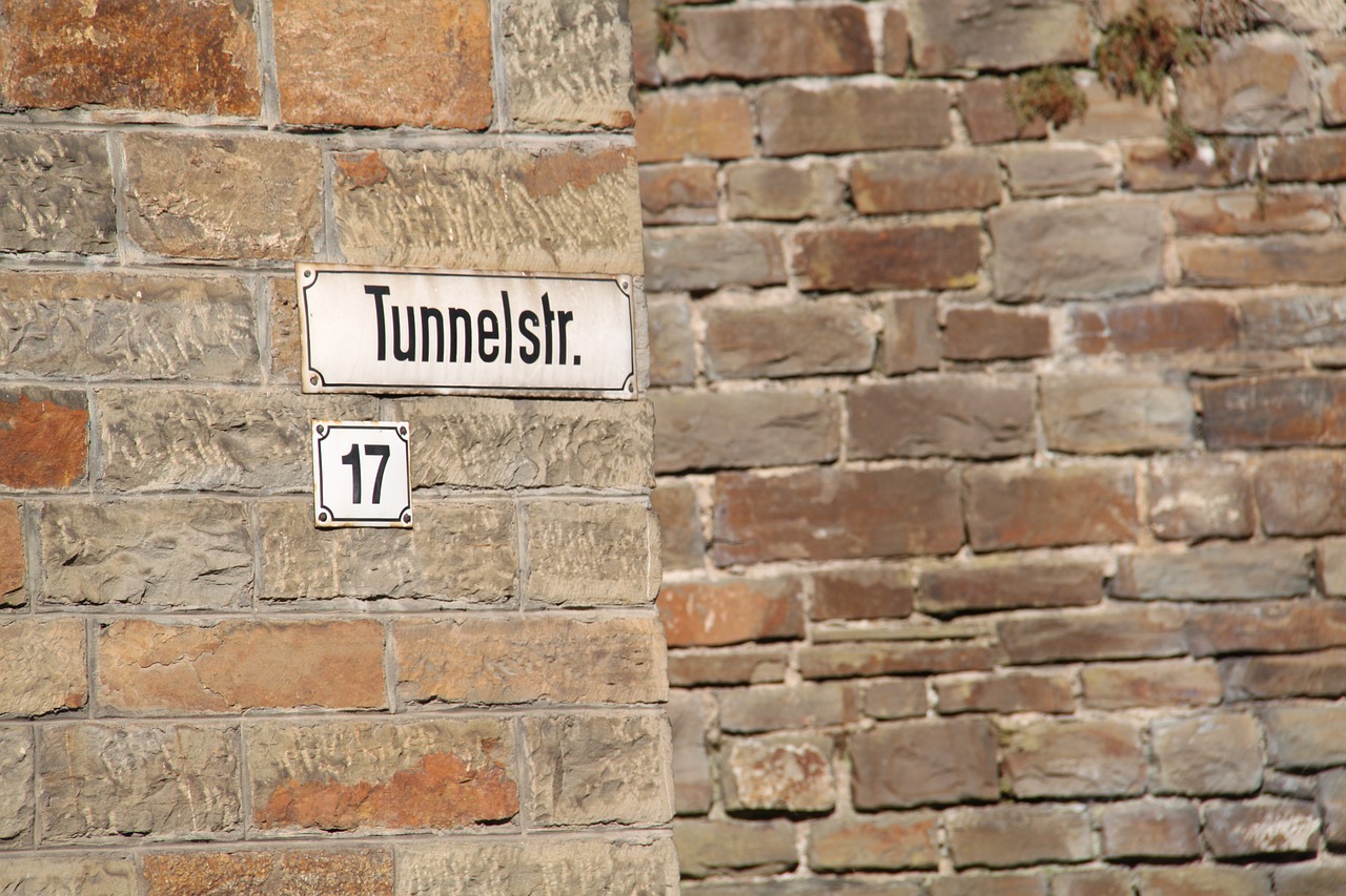 altenahr tunnelstraße sign free photo