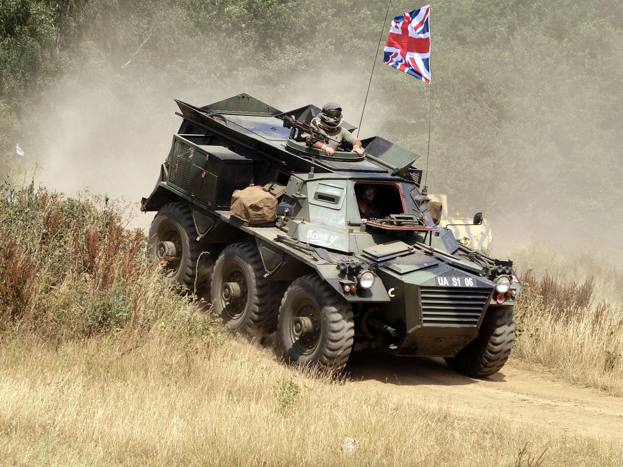 alvis saracen military free photo