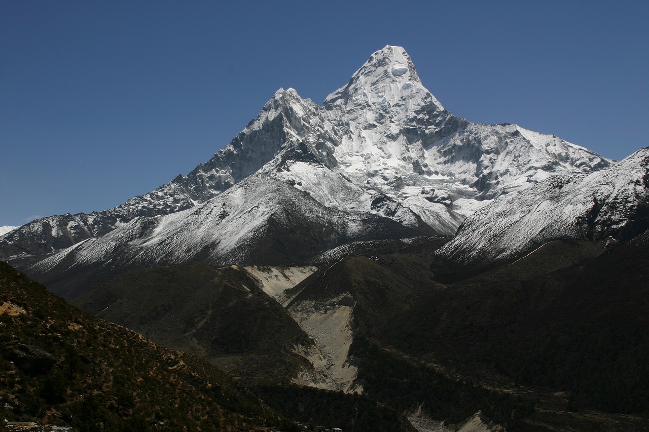 ama dablam nepal trekking free photo