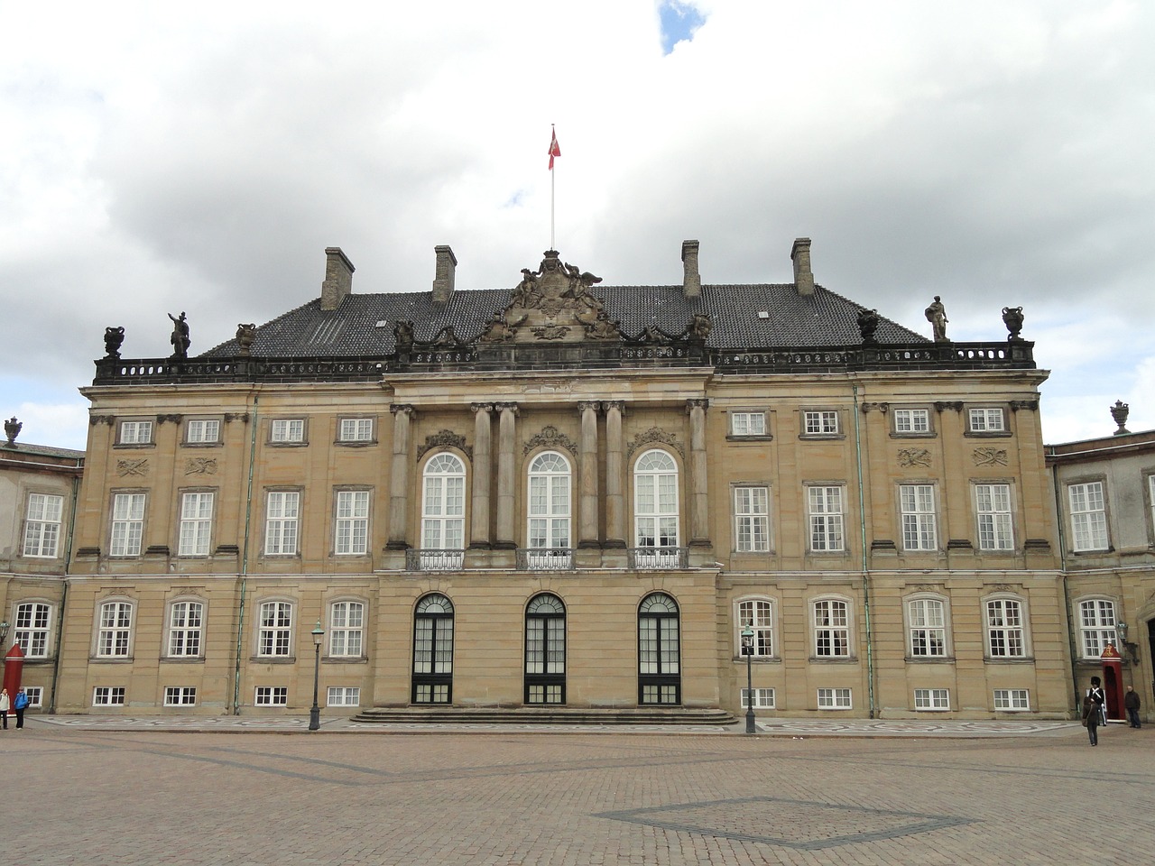 amalienborg palace copenhagen free photo