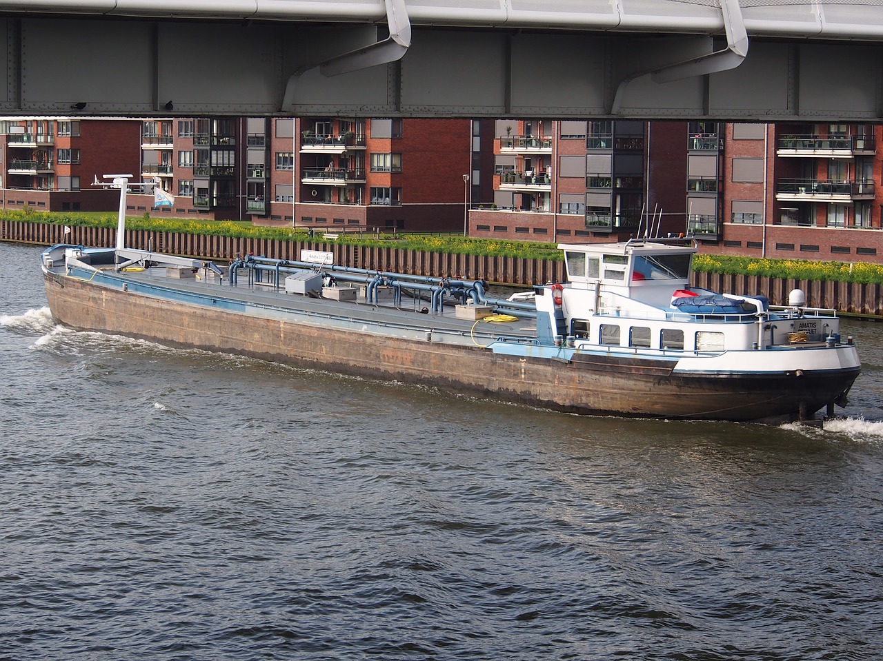 amatis canal ship free photo