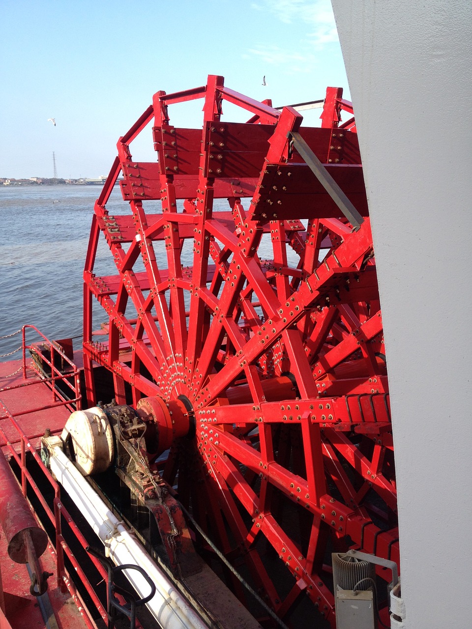 american queen paddle wheel mississippi river free photo