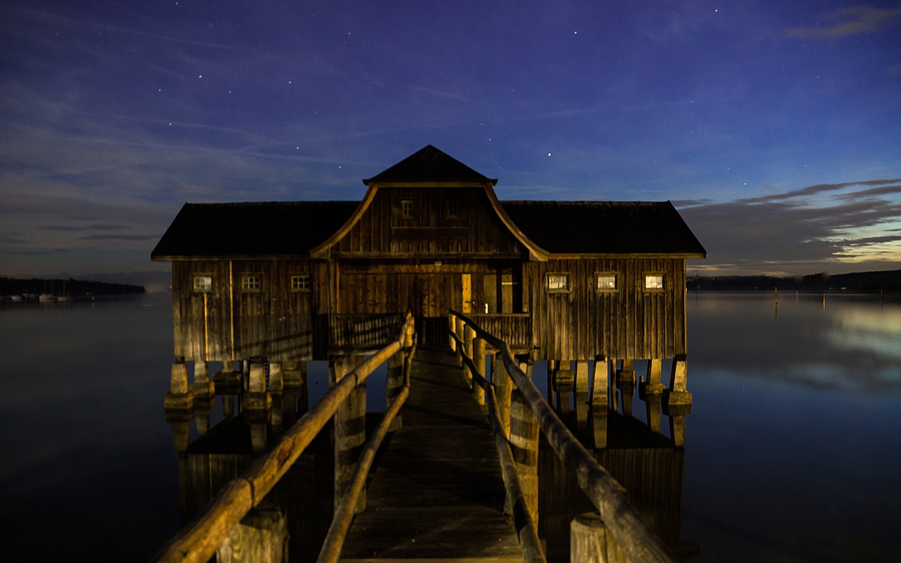 ammersee boat house web free photo
