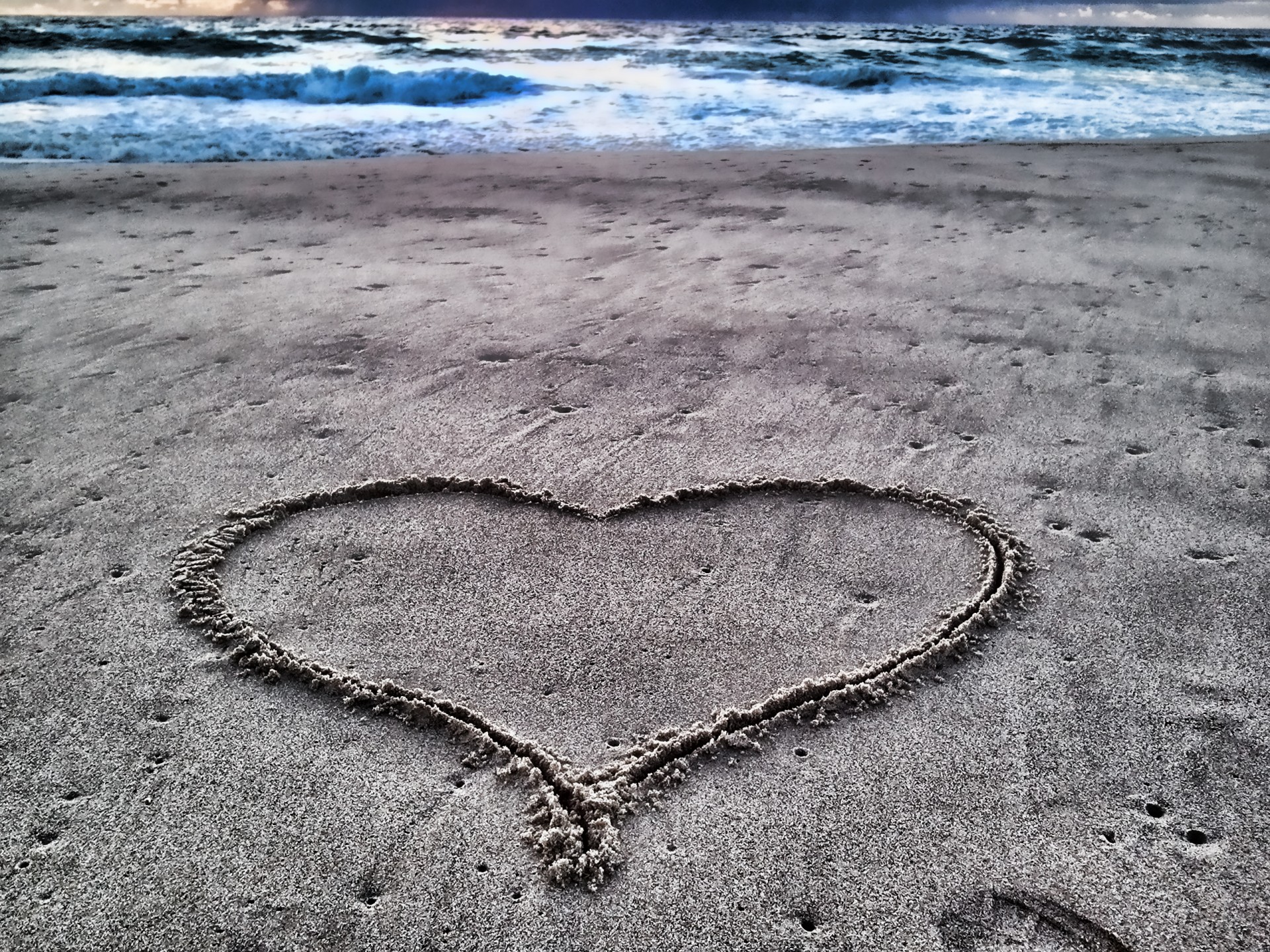 beach heart love free photo