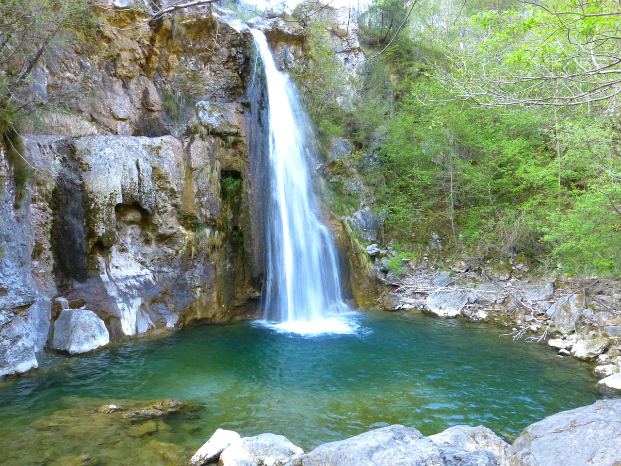 ampola cascata waterfall water free photo