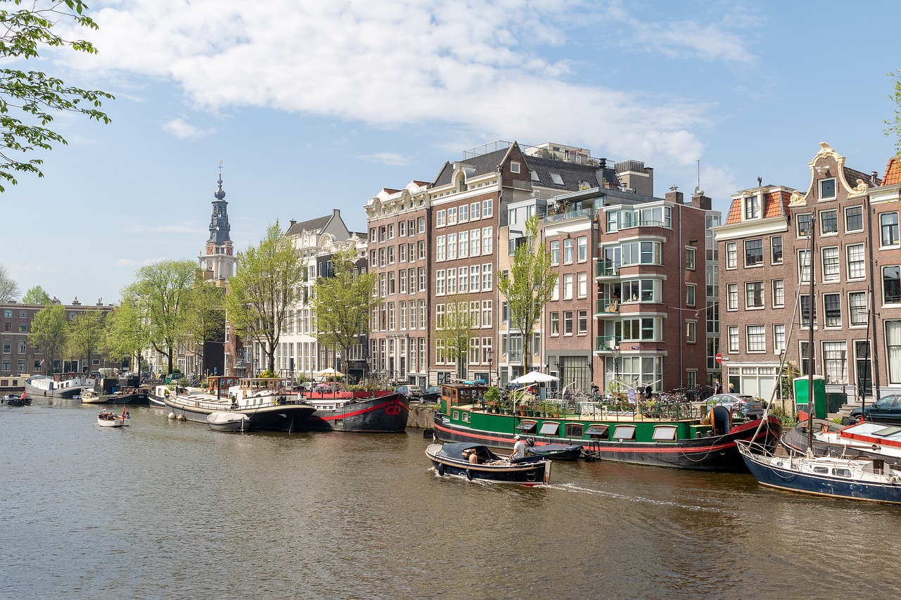amsterdam  canal  architecture free photo