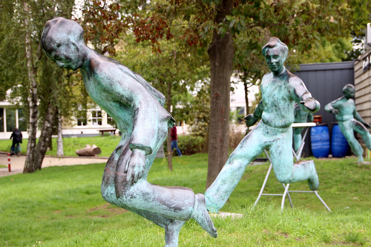 amsterdam  statue  football free photo