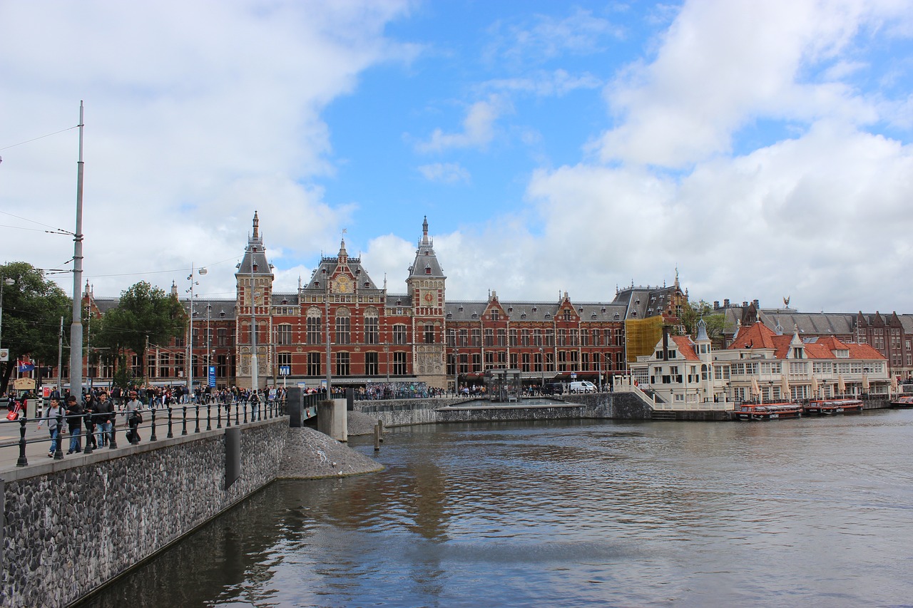 amsterdam  netherlands  city free photo