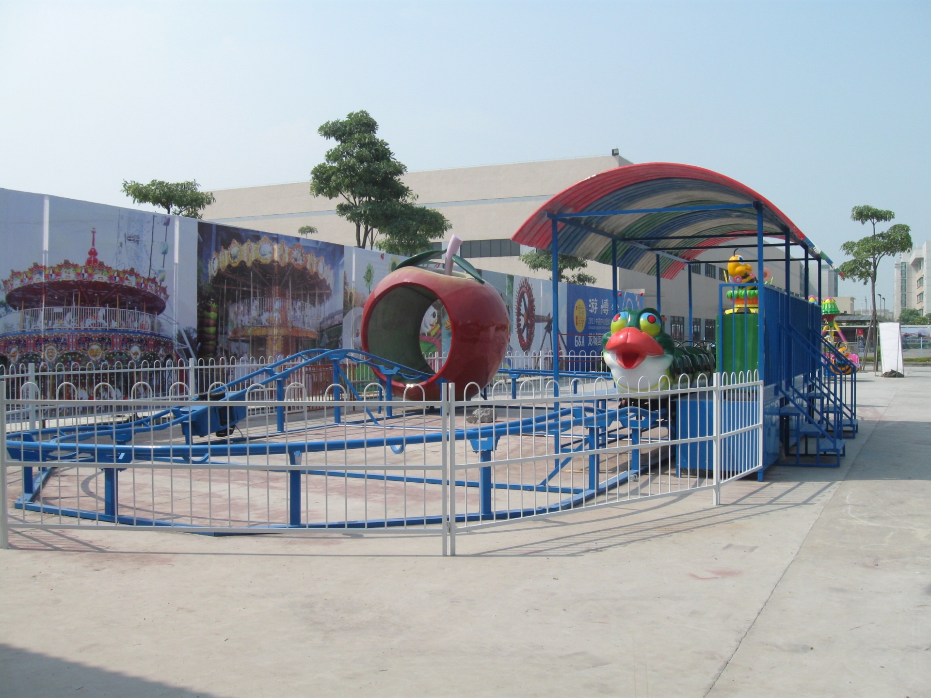 cheap amusement rides free photo