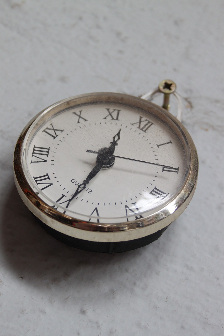 analogue clock time chronometer free photo