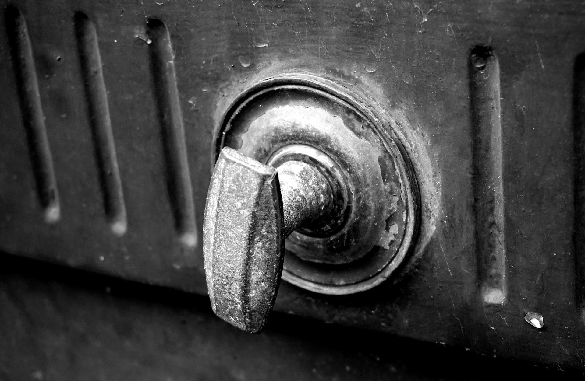 handle door black white free photo