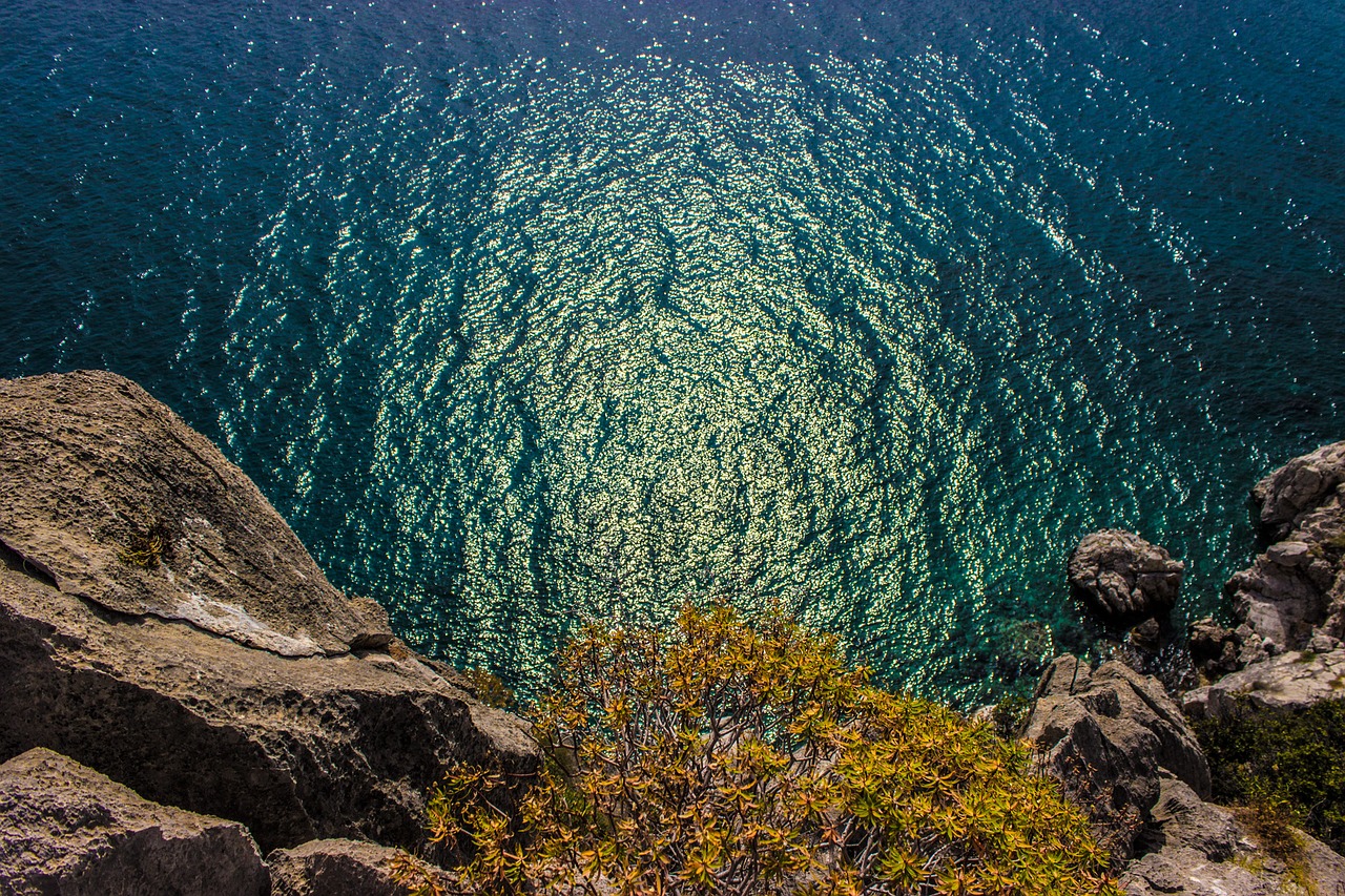 ancient asini cliff dive free photo