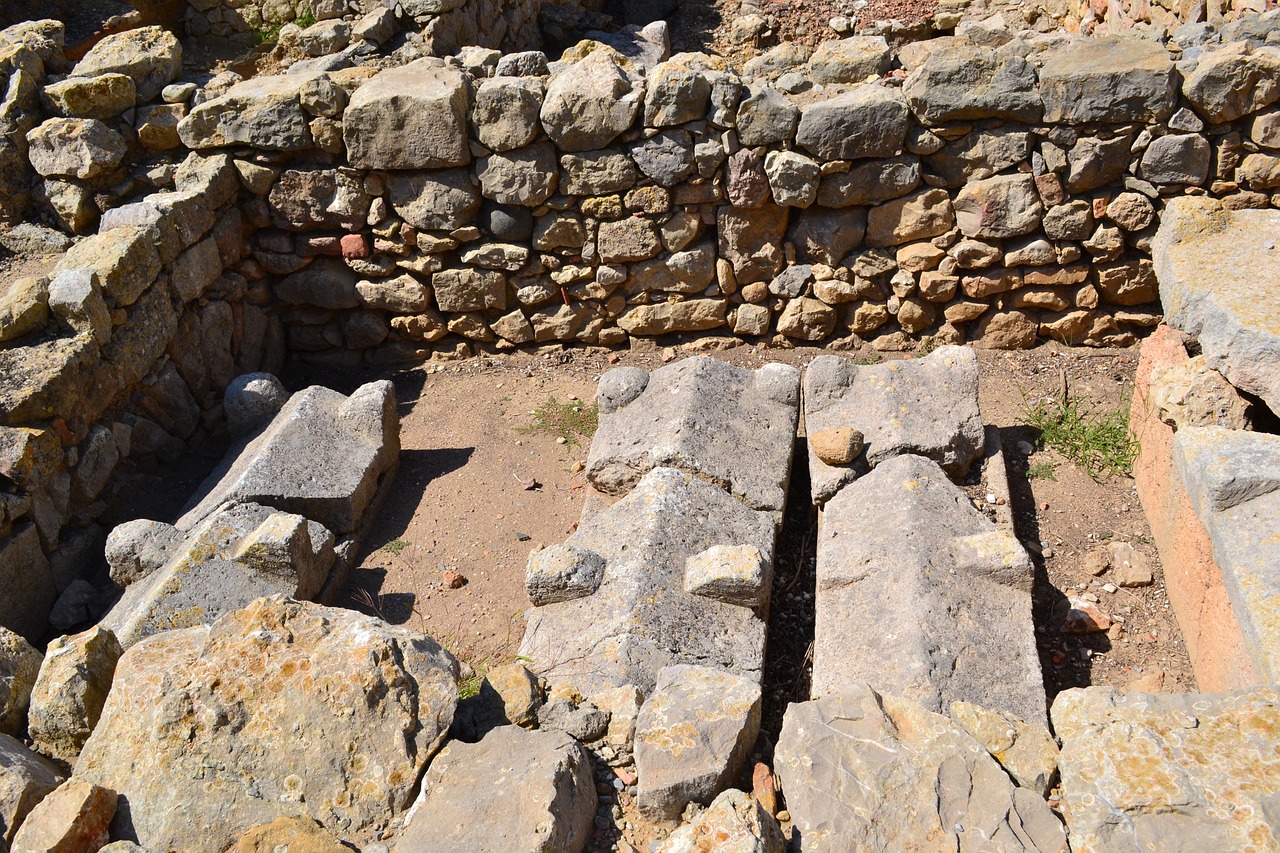 ancient ruins graves tomb free photo