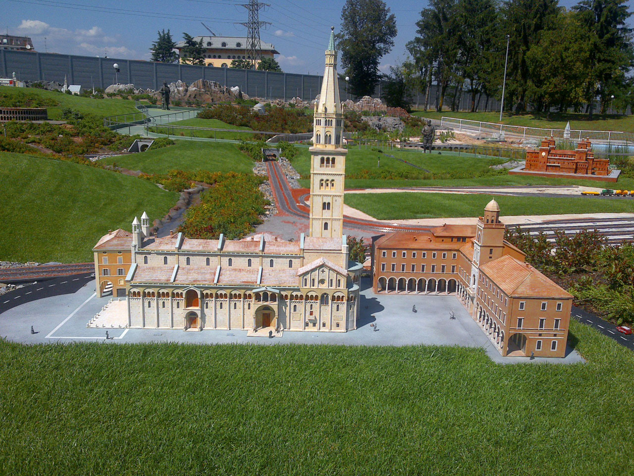 still church miniland free photo