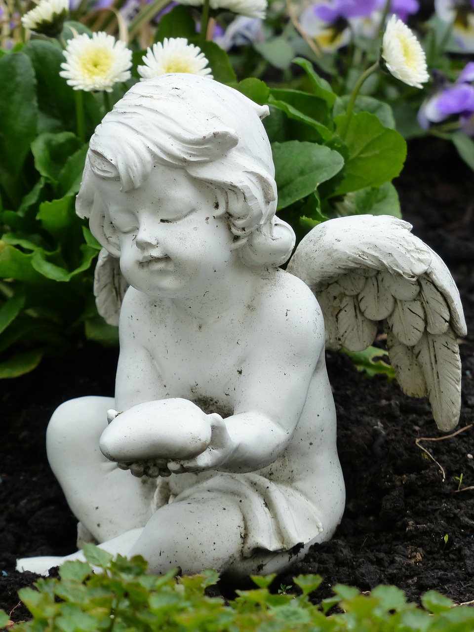 angel figure tomb figure free photo