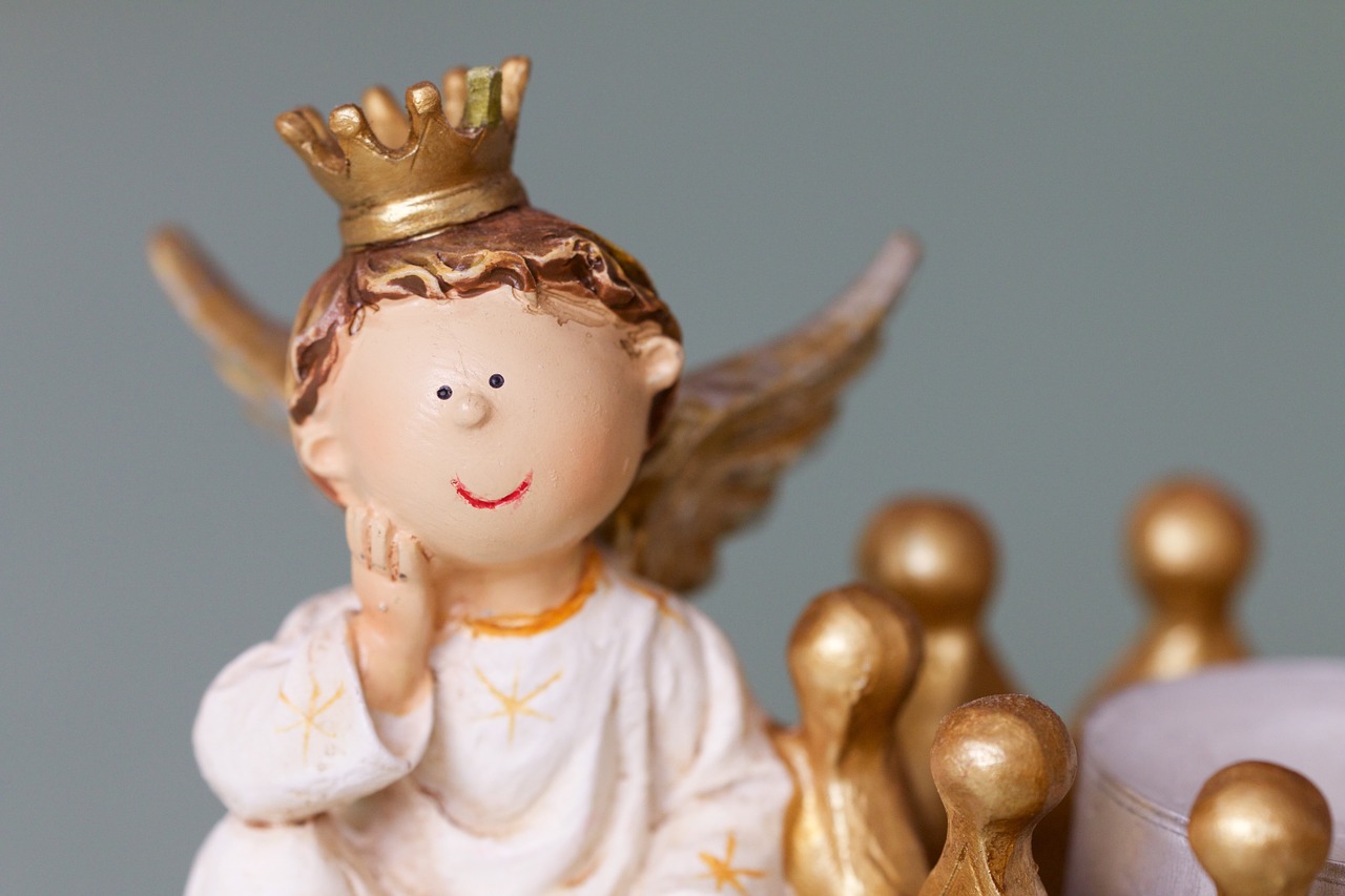 angel crown clay figure free photo