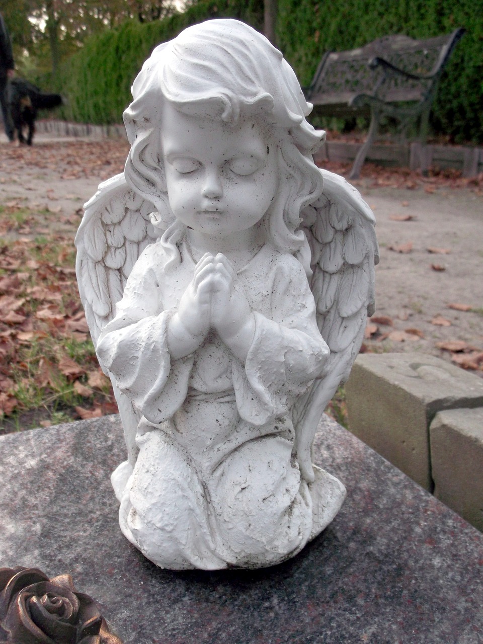 angel faith cemetery free photo