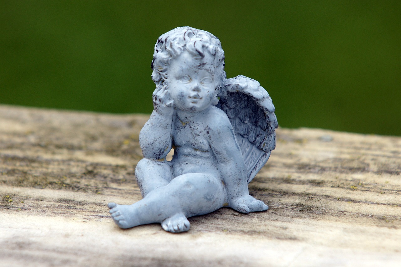 angel grabschmuck angel figure free photo