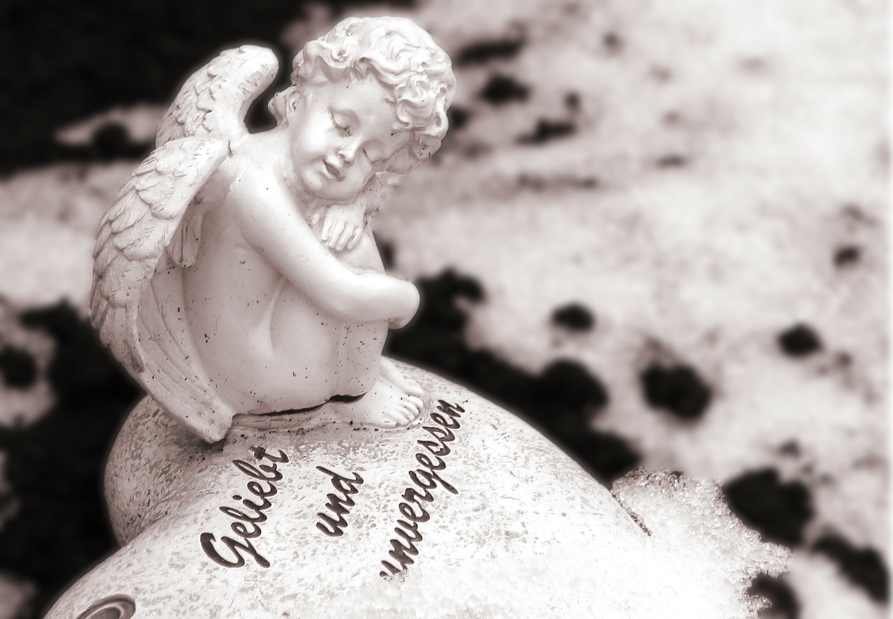 angel memory figure free photo