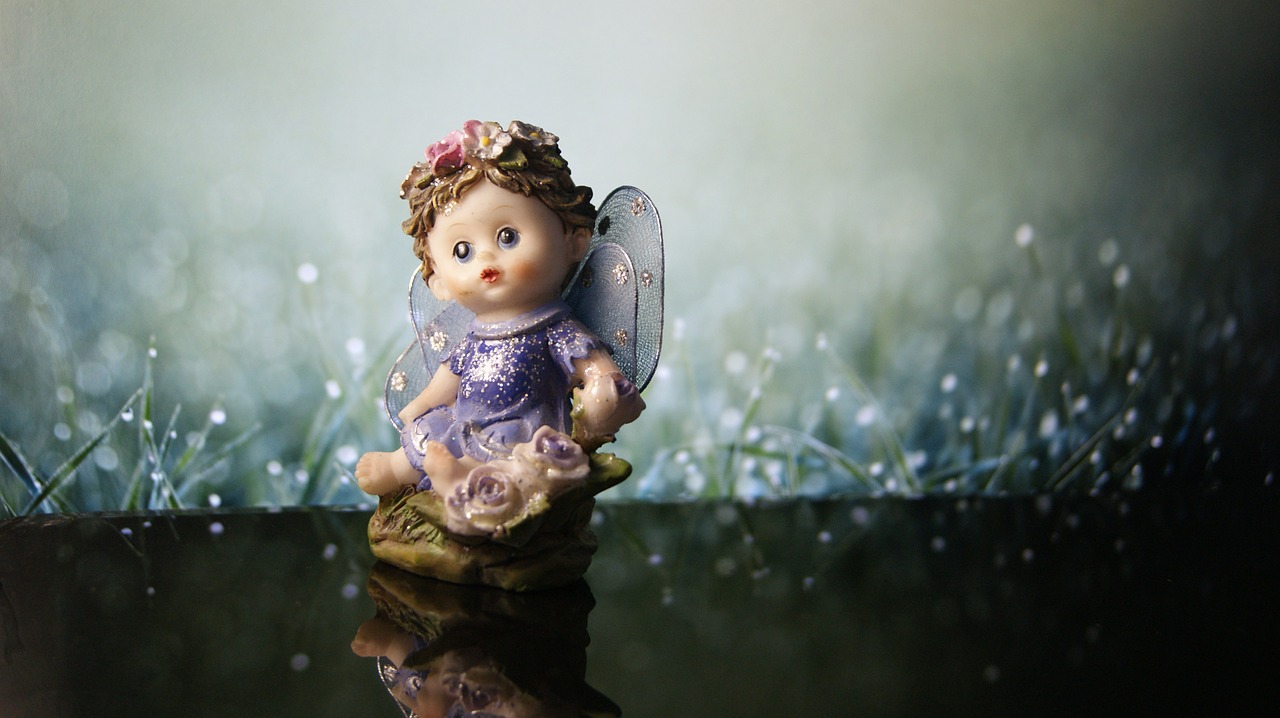 angel figure reflection free photo