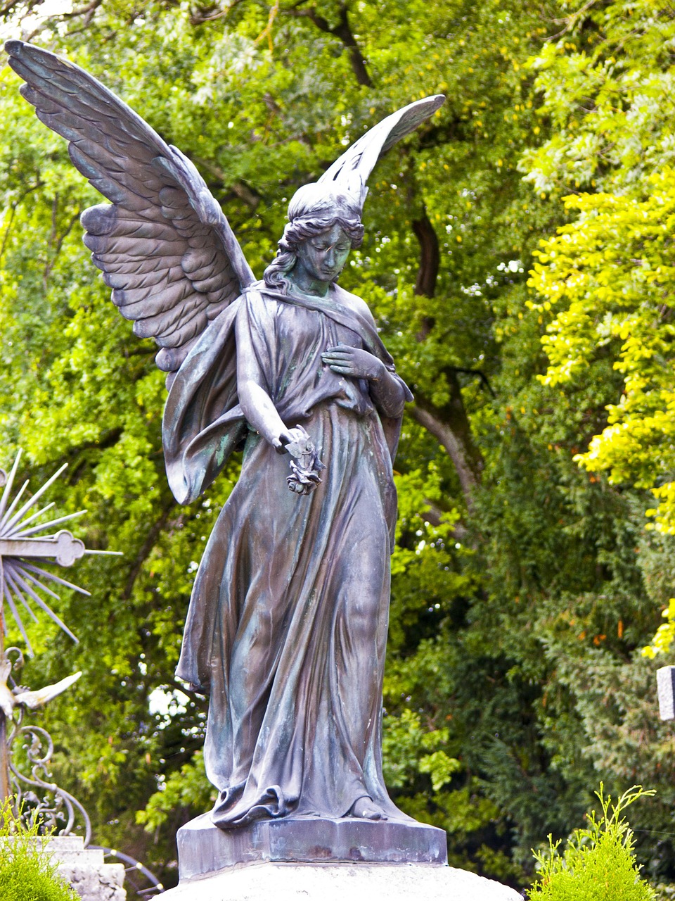 angel statue cemetery free photo