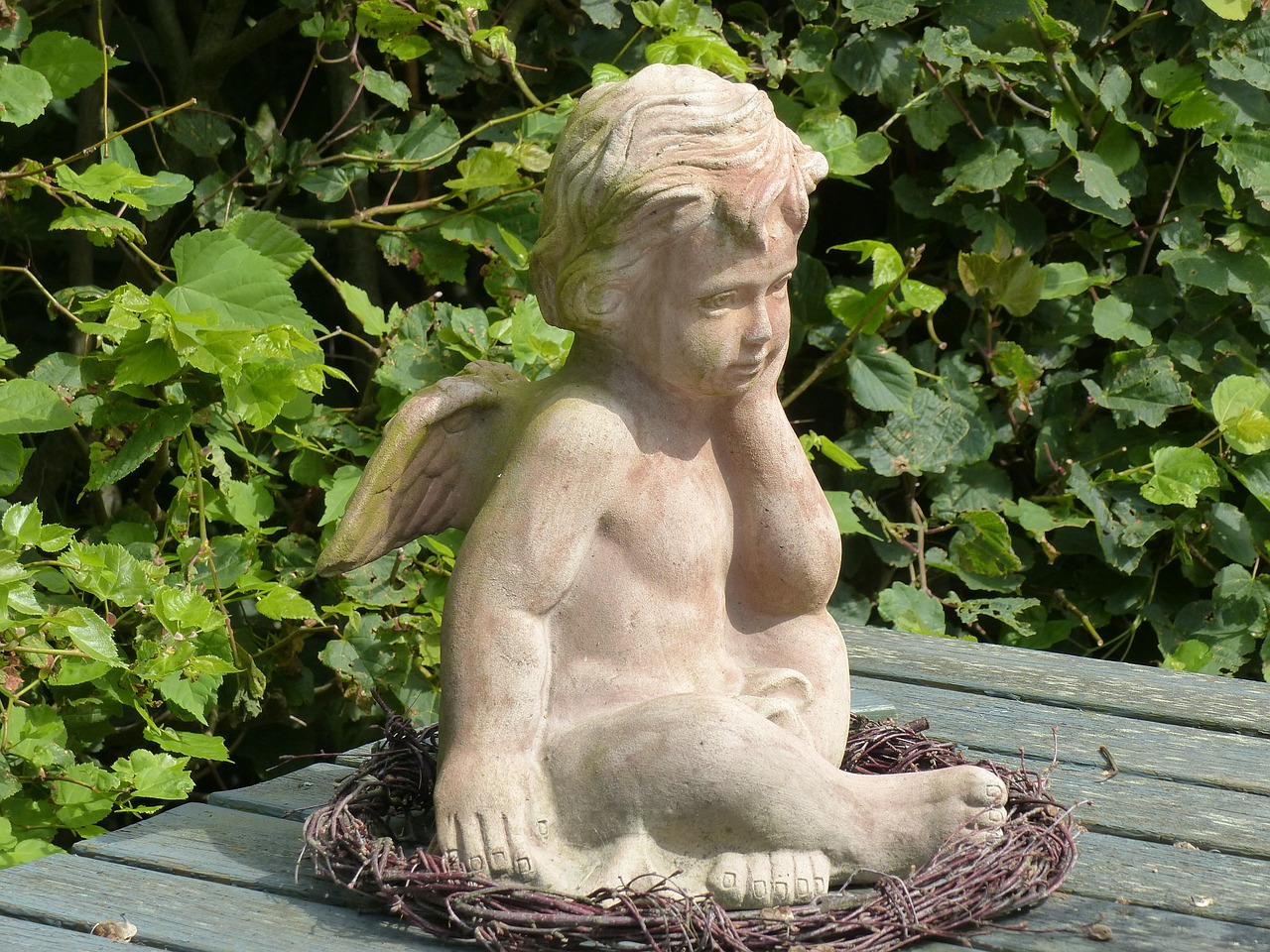 angel garden figure rim free photo