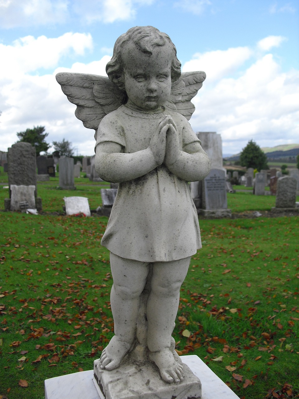 angel statue cemetery free photo