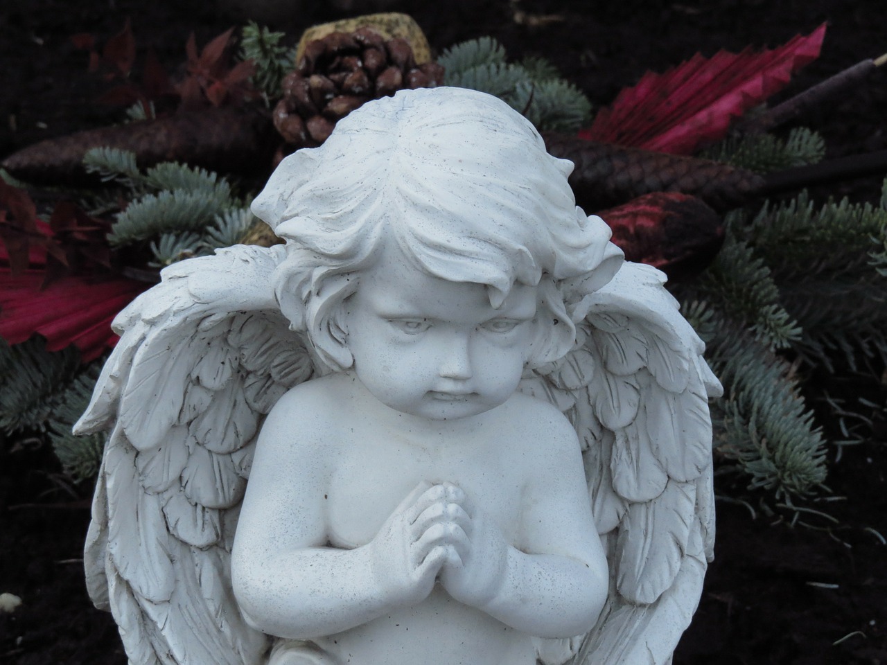 angel figure angel pray free photo