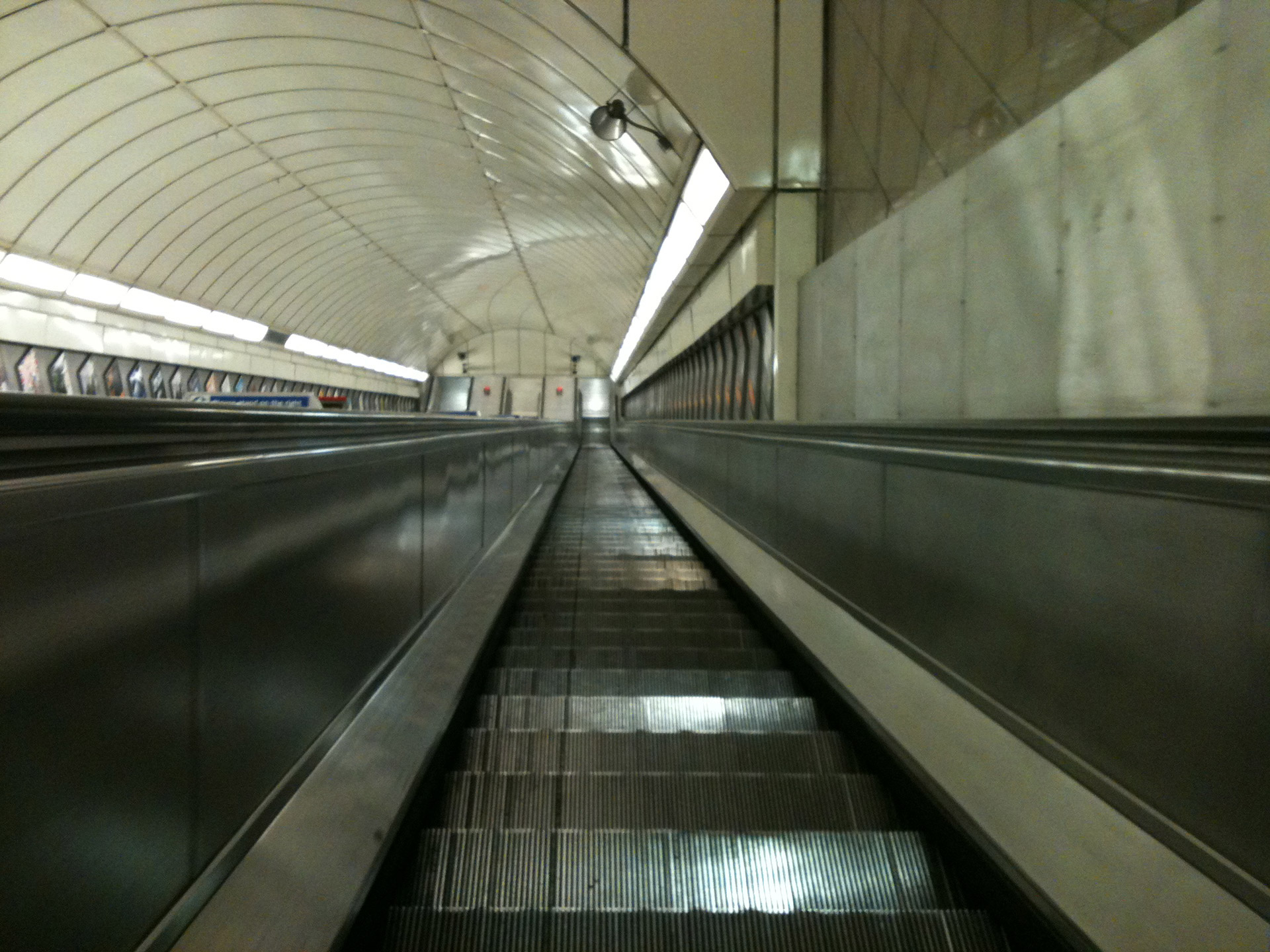 angel london underground free photo