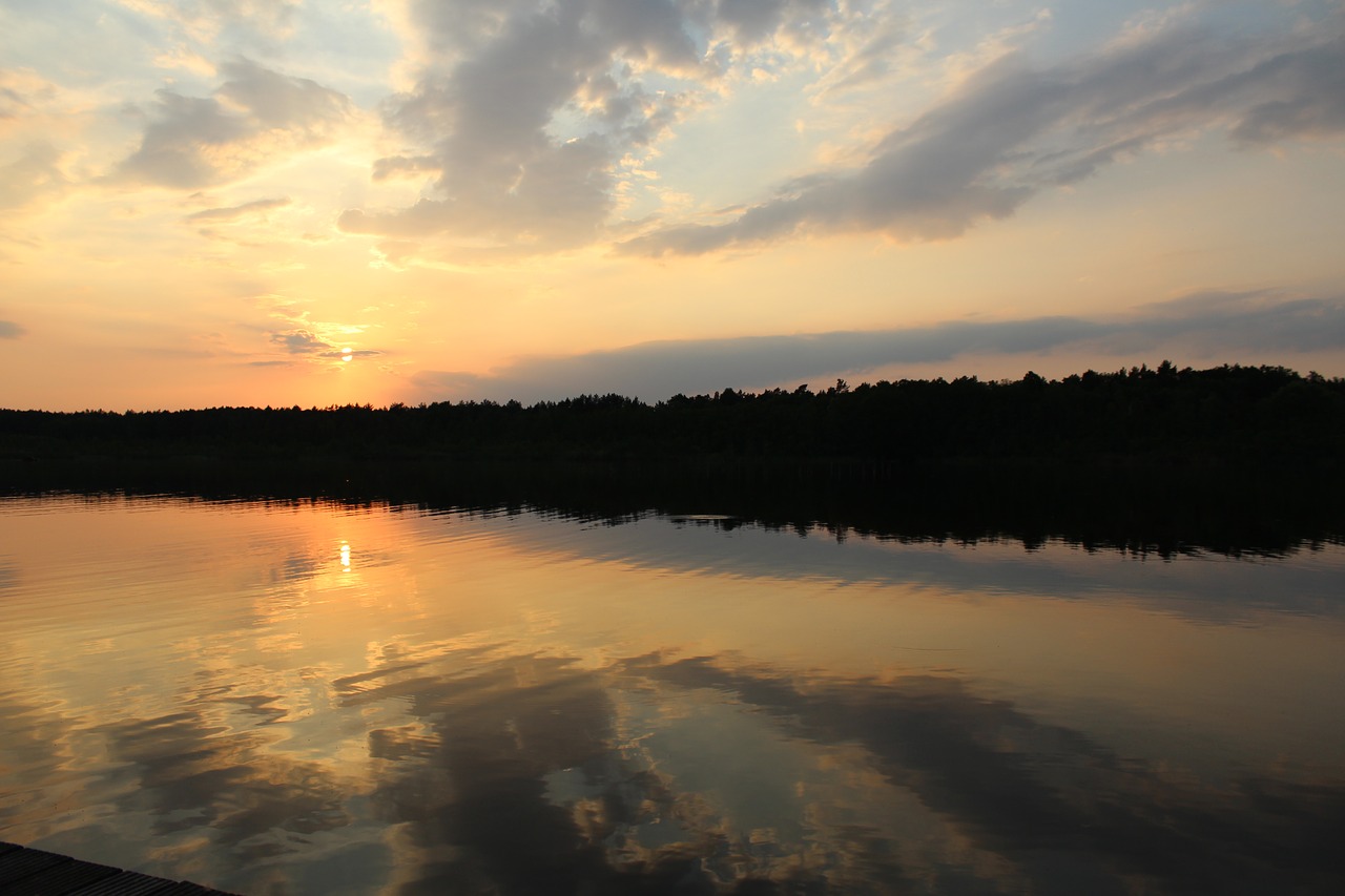 anglers club lubowsee  sunset oberhavel  evening sky free photo