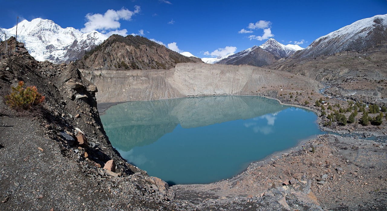 annapurna mountain lake mountains free photo