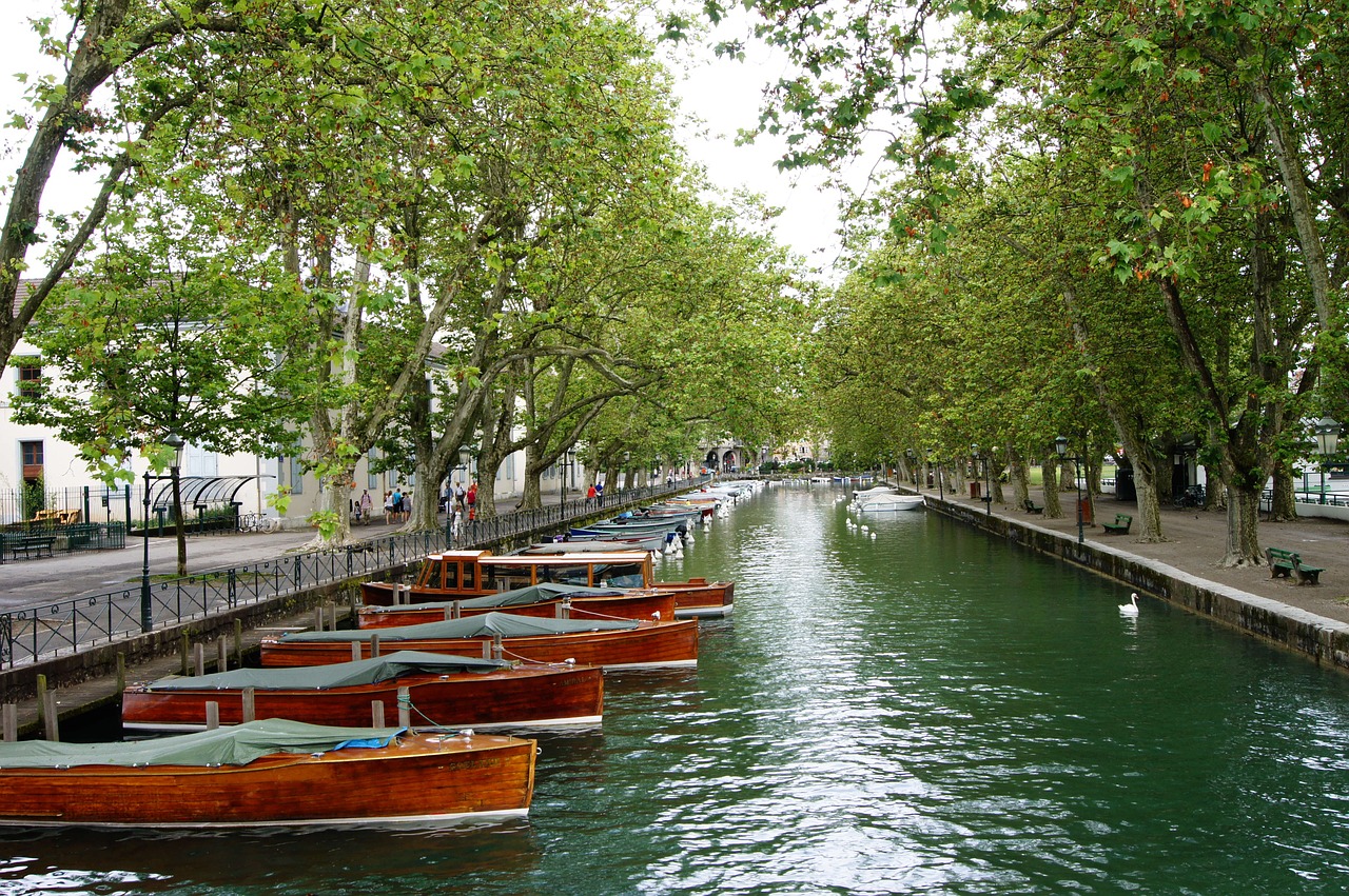 annecy channel boats free photo