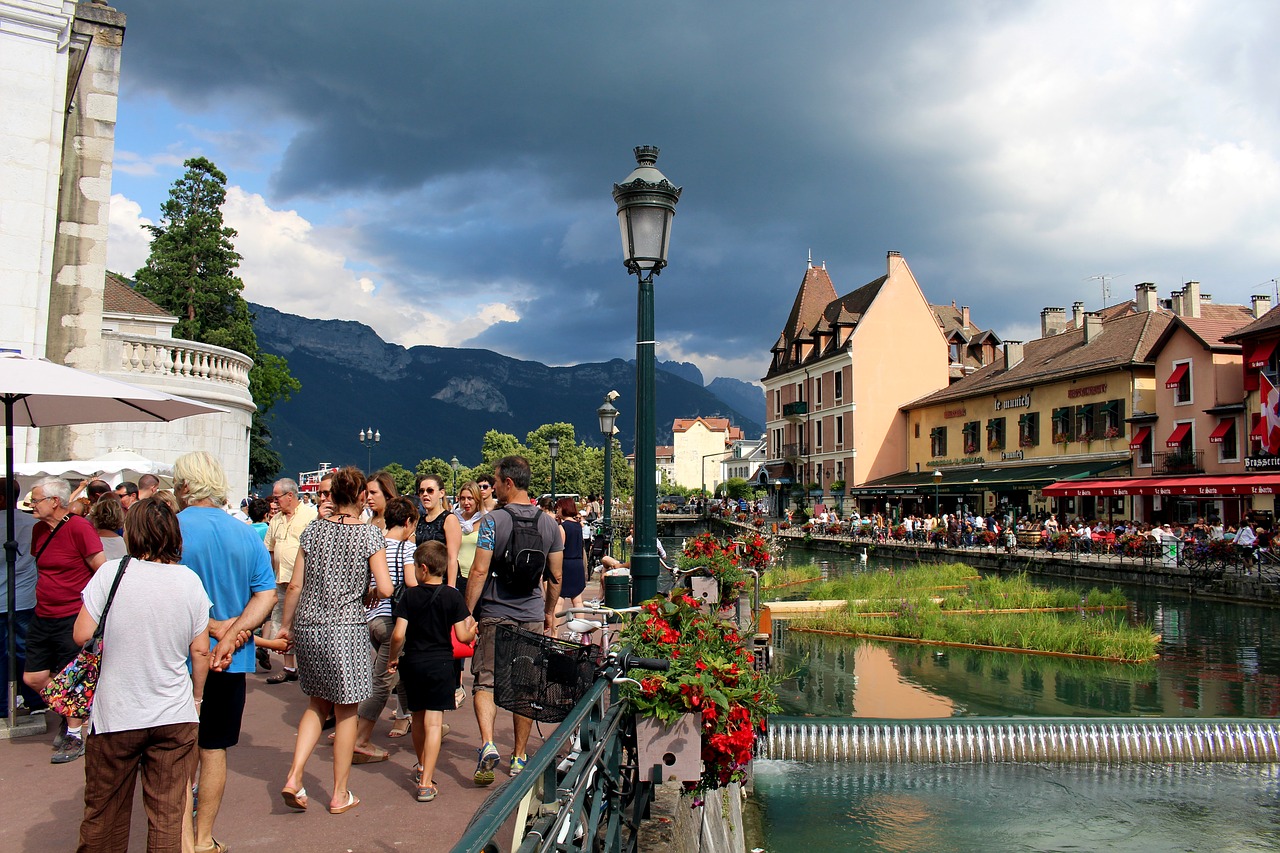 annecy france channel free photo