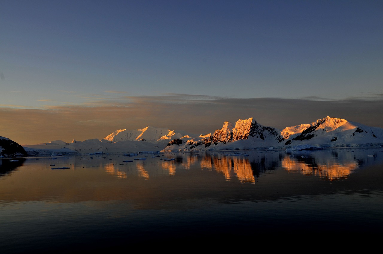 antarctica  mountains  ice free photo