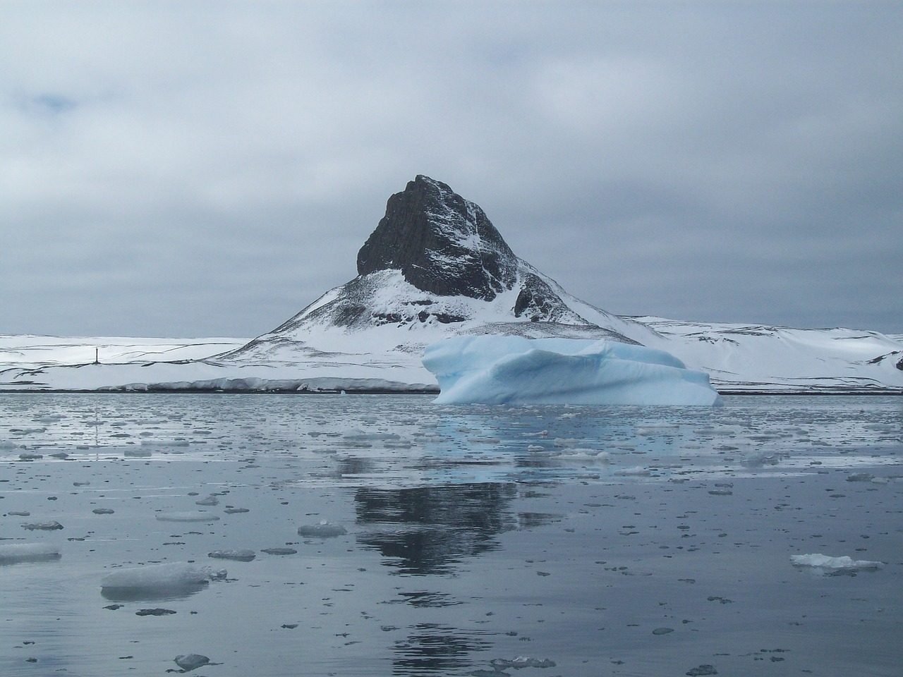 antarctica  landscape  ice free photo